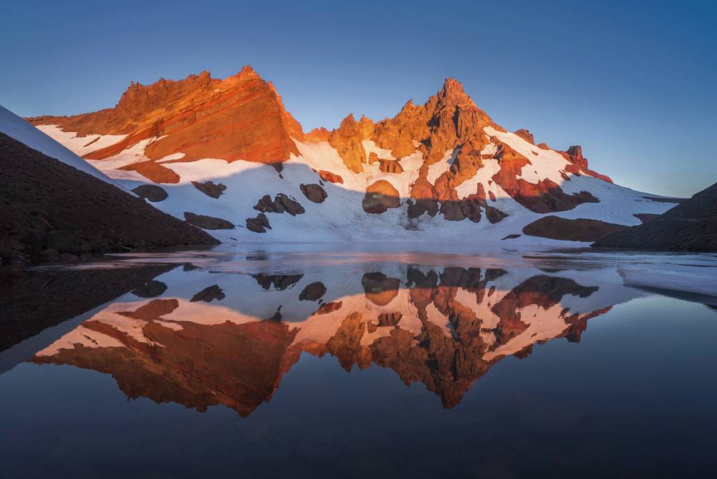 Landscape photography of Brokentop Mountain during sunrise in Oregon