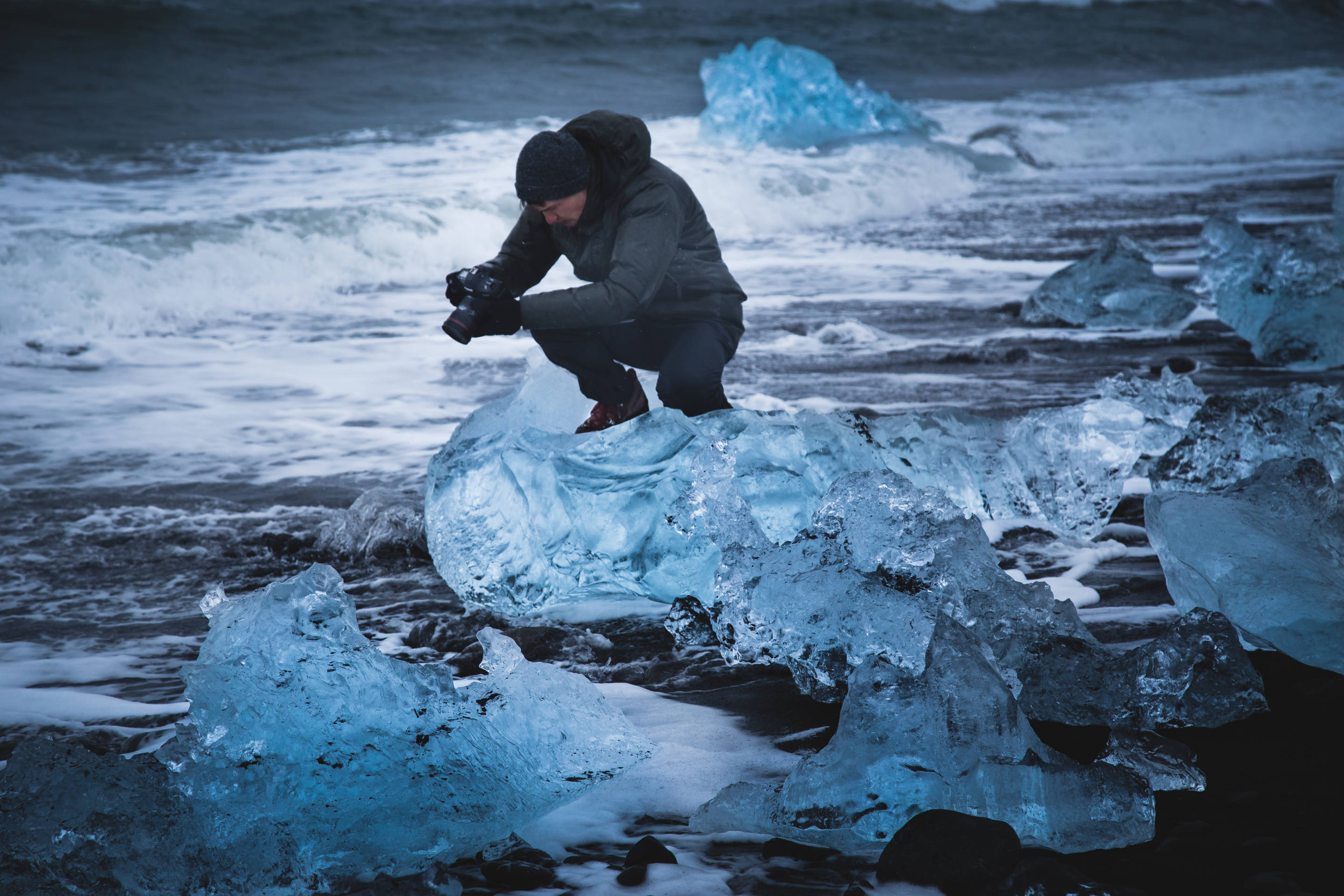 Behind the scenes of landscape photographer Andrew Studer at Diamond Beach in Iceland Photo by Hanna Roshak